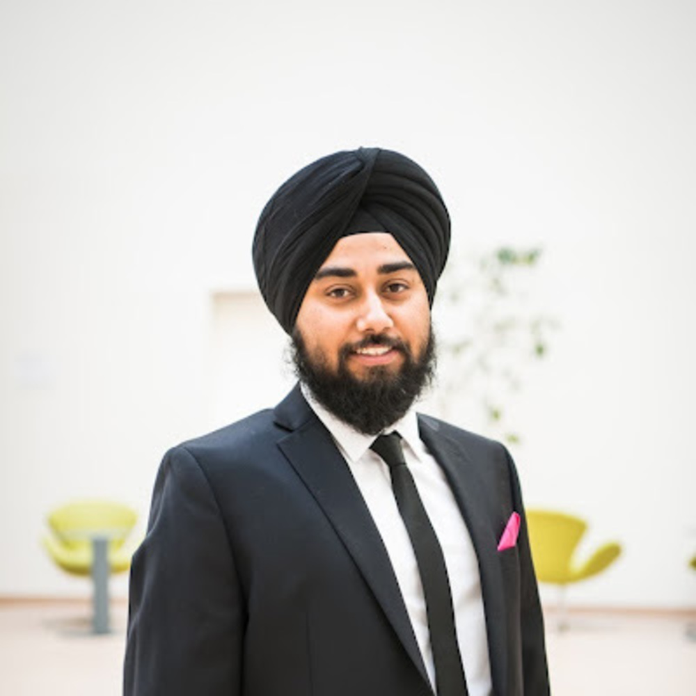 Meet your Posher, Charanpreet